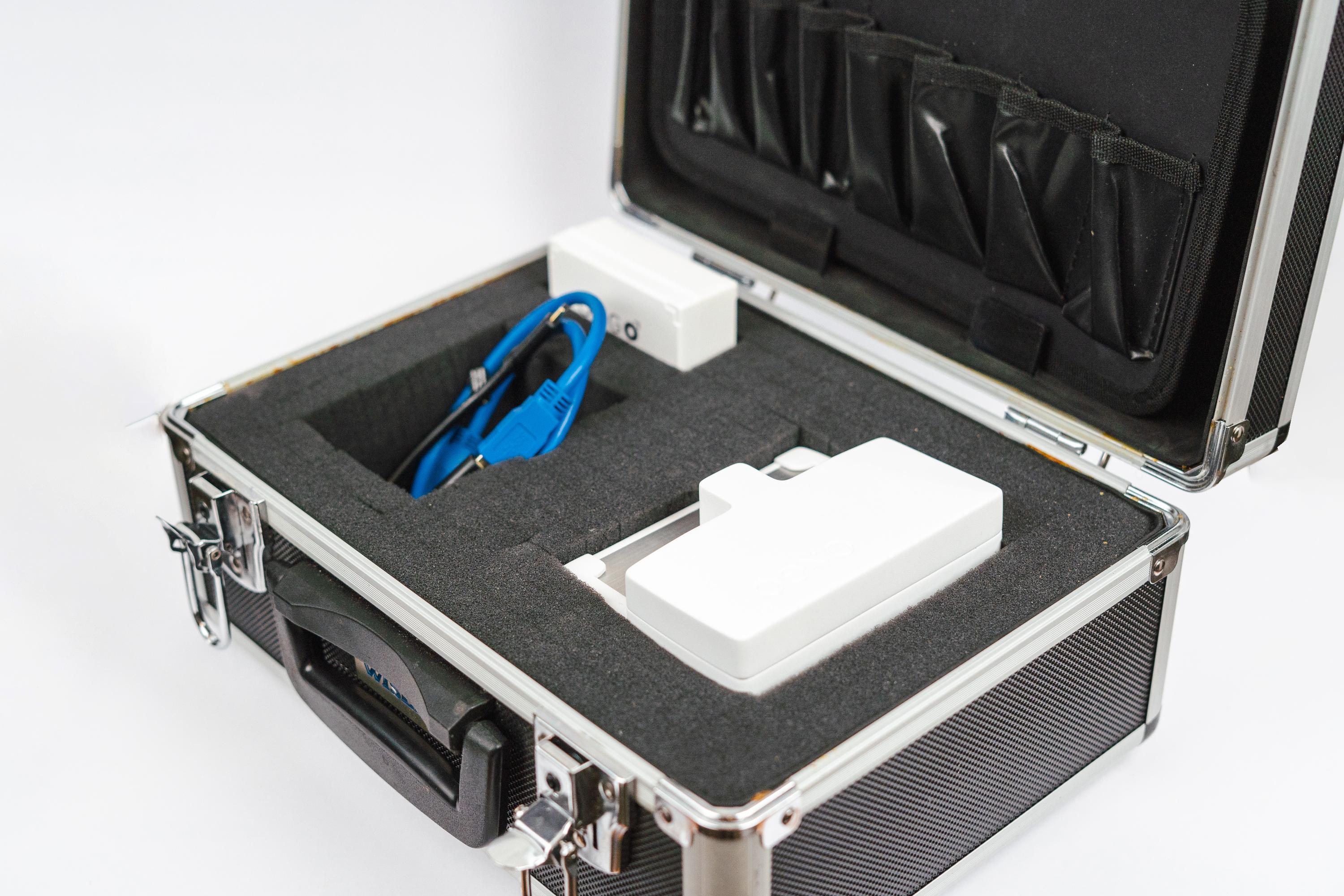 Ongo Vision with cables, carrying case, free box of Ongo Slides